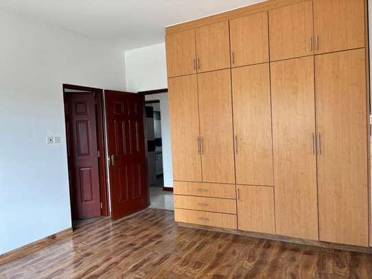 3 Bed Apartment with En Suite in Lavington image 3