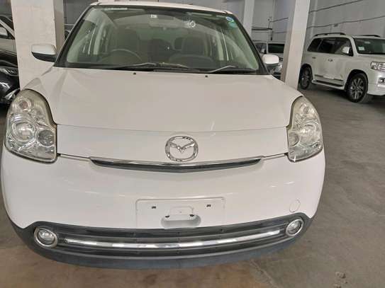 Mazda  Verisa image 2