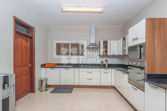 Serviced 2 Bed Apartment with En Suite at Kileleshwa image 7