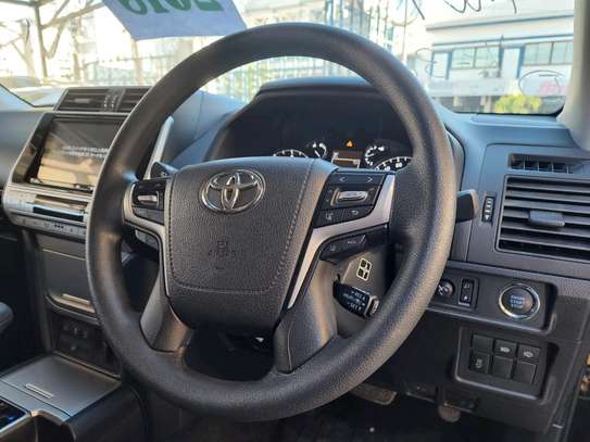 Toyota land cruiser prado Diesel TX 5 seater black 2017 image 3