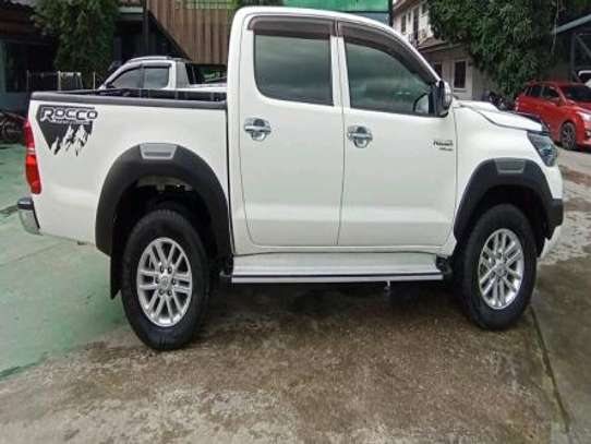 2014 Toyota Hilux double cab diesel image 4