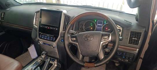 Toyota Land Cruiser ZX V8 2017 image 4