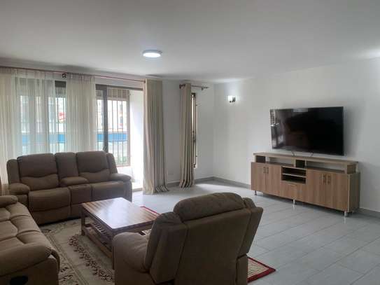 3 Bed Apartment with En Suite in Lavington image 4