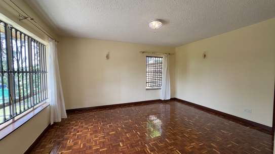 5 Bed House with En Suite at Gigiri image 7