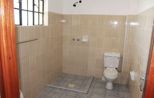 3 Bed Townhouse with En Suite at Off Mombasa Road image 9