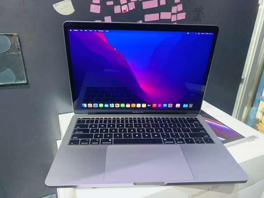 Apple MacBook Pro (2017) image 3