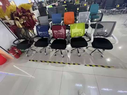 Chair: Mid-Back Mesh Office Seat image 5