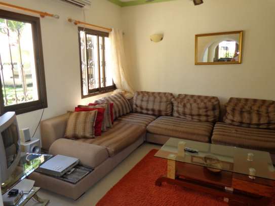 4 br fully furnished house with swimming pool for rent in Nyali. ID1529 image 7