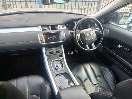 Range rover Evoq image 6