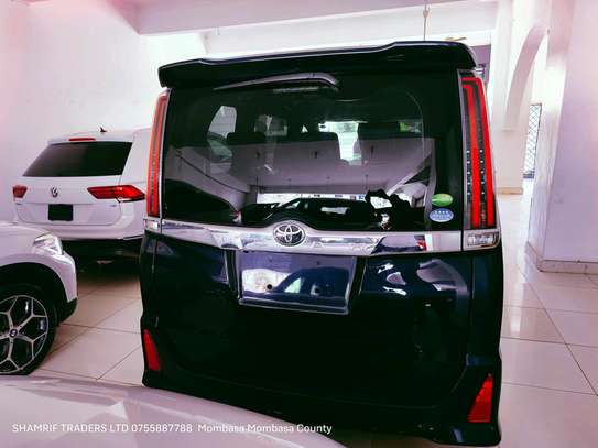 Toyota Noah WXB 2019 2wd image 9