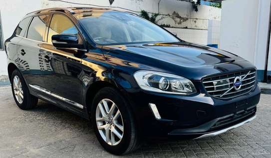 VOLVO XC60 image 9