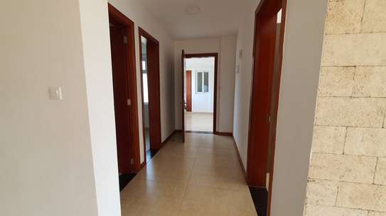 2 bedroom apartment for rent in Kilimani image 6