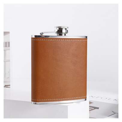 Stainless Steel Hip Whisky Flask With Funnel & 2 Tot Cups image 4