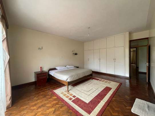 4 Bed Apartment with En Suite in Westlands Area image 1