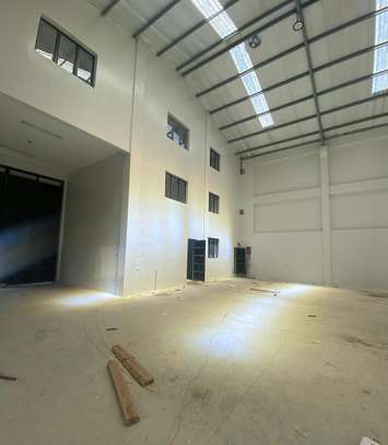 20,000 ft² Warehouse with Parking in Athi River image 2