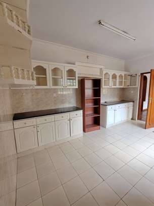 4 Bed Apartment with En Suite in Westlands Area image 26