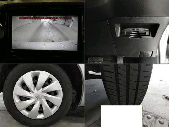 Toyota Vitz Silver 2018 2wd image 4