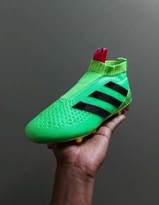 Laceless football cleats clearance