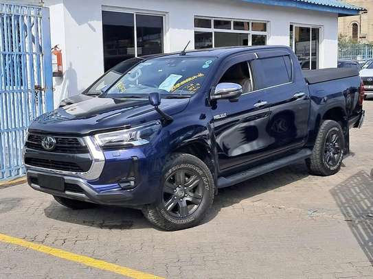 Toyota Hilux Double cabin 2021 image 2