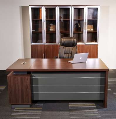 Office Desk: 140cm Executive Modern Desk image 1