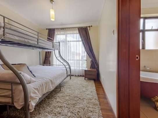 Serviced 3 Bed Apartment with En Suite in Kilimani image 9