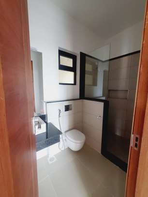 2 Bed Apartment with En Suite at Lantana Road image 6