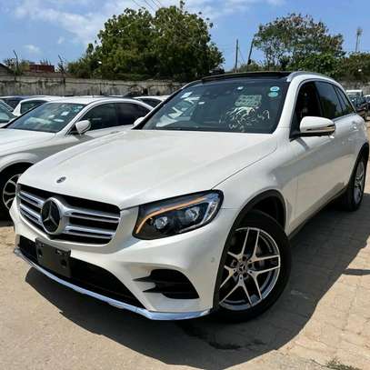 Mercedes Benz GLC 250 white 2018 image 2