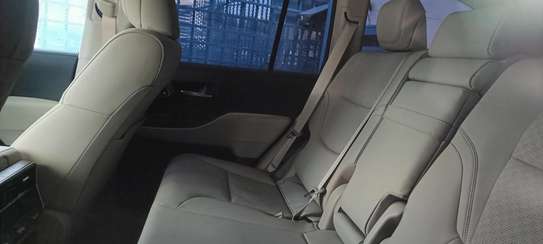 Toyota land Cruiser ZX Black 2023 image 5