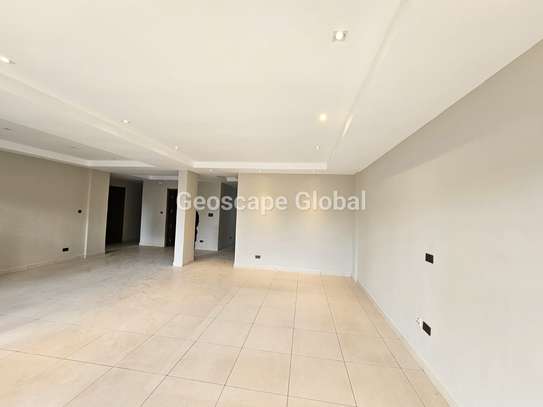 3 Bed Apartment with En Suite in Riverside image 26