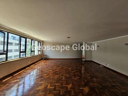 3 Bed Apartment with En Suite in Riverside image 9