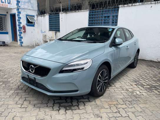 Volvo v40  Blue 2018 image 2