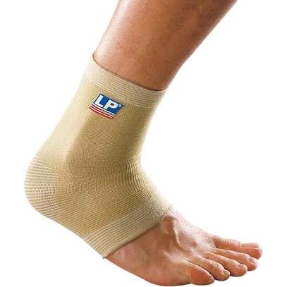 Elastic ankle support. image 2