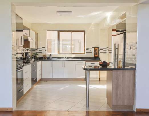 5 Bedroom Apartments with Ensuite & DSQ  In Westlands image 12