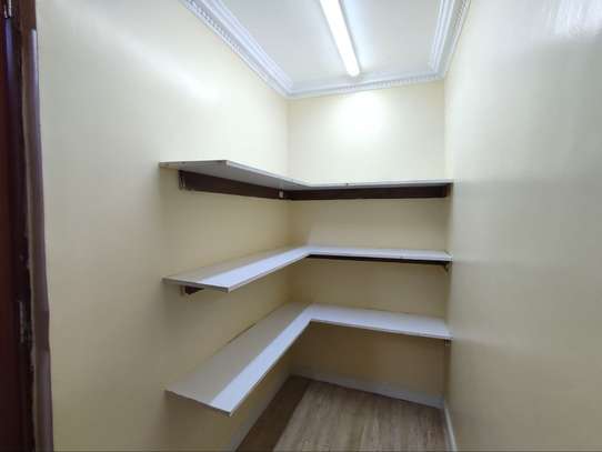 3 Bed Apartment with En Suite in Kilimani image 11