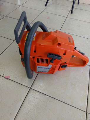 272XP Husqvarna Commercial Power Chain Saw image 1