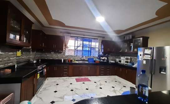 6 Bed House with En Suite in Bamburi image 19