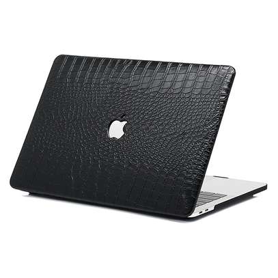 MacBook Pro M1 14inch available in Stock image 4