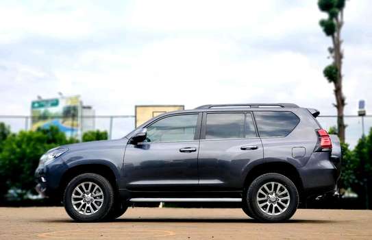 2019 Toyota Landcruiser Prado VX-L image 4