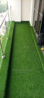 Classic Artificial-grass Carpet image 2