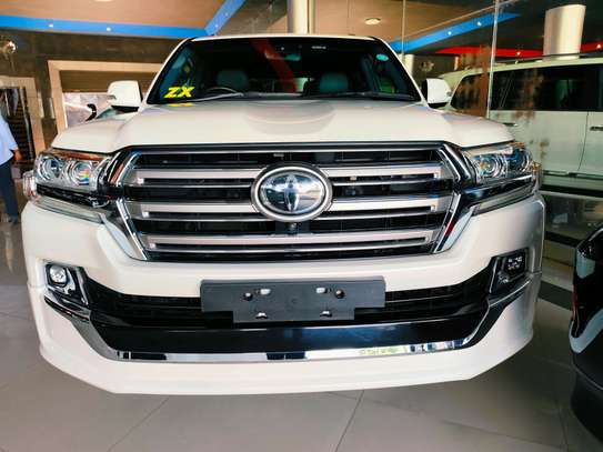 Toyota land cruiser V8 ZX 2016 white image 1