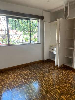 3 bedroom apartment master ensuite  available image 12