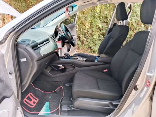HONDA VEZEL HYBRID 2016 MODEL.. image 11
