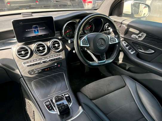 Mercedes Benz GLC250 2019 white image 5