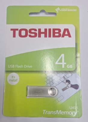 Toshiba 4GB USB flash drive image 2