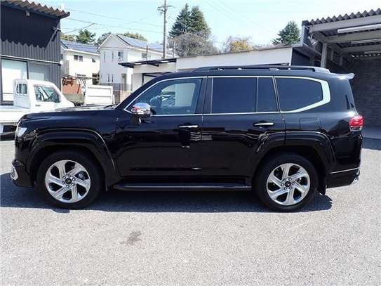 2023 TOYOTA LAND CRUISER ZX image 11