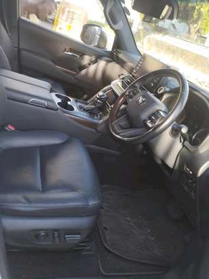 Toyota Land cruiser VX White 2021 image 6