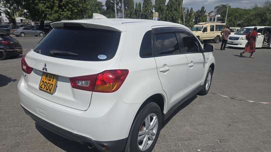 Mitsubishi rvr image 2