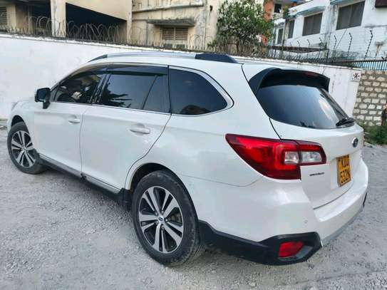 SUBARU OUTBACK 2018 image 3