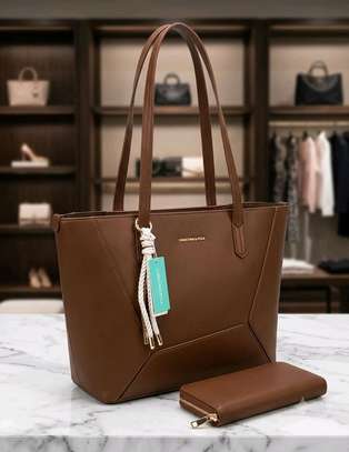 CLASSY 2-IN-1 LADIES HANDBAG SET – NEW ARRIVAL! 🖤👜 image 5
