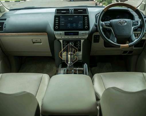 2020 Toyota LandCruiser Prado TZ-G image 5